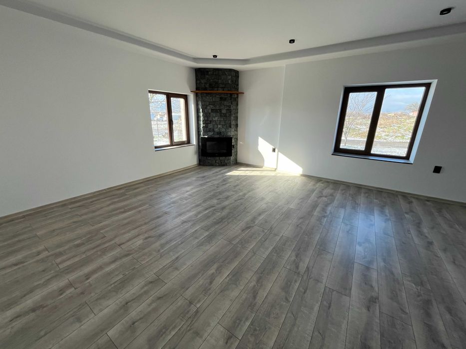 Прекрасна къща за продажба в село Овощник – готова за обзавеждане