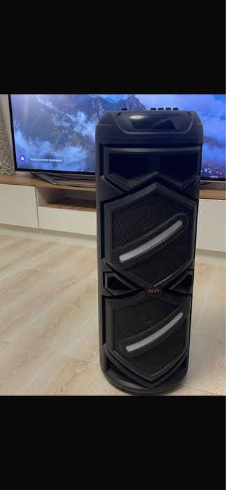 колонка с микрофоном