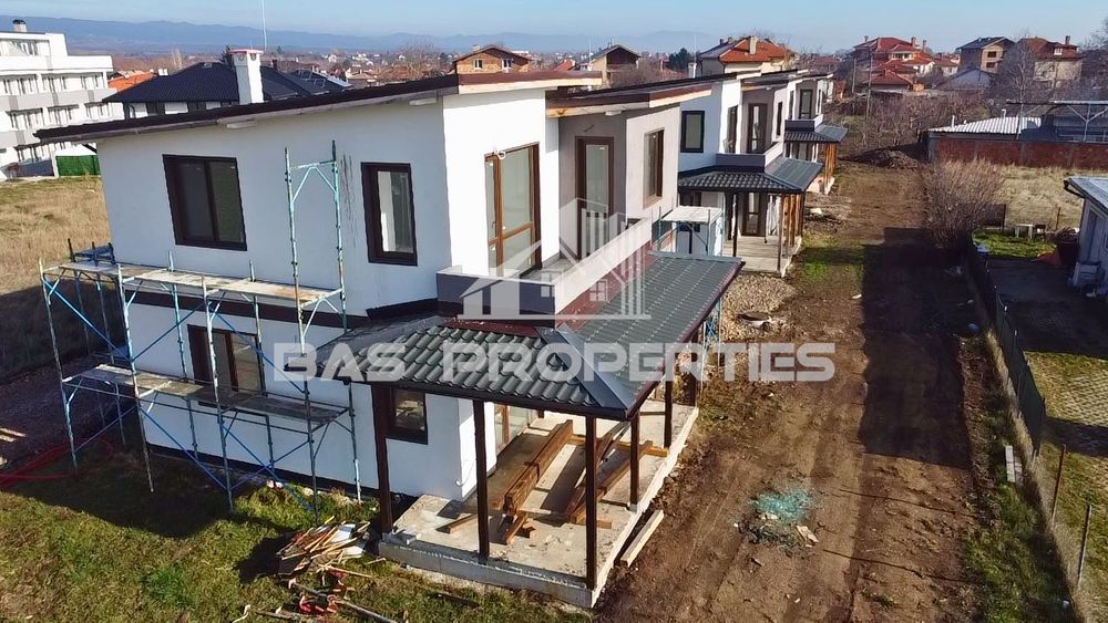 Къща в София, област-гр.Костинброд площ 156