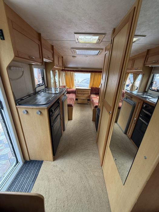 Rulota Elddis Avante 4950€ An 2005, impecabila, sistem fotovoltaic