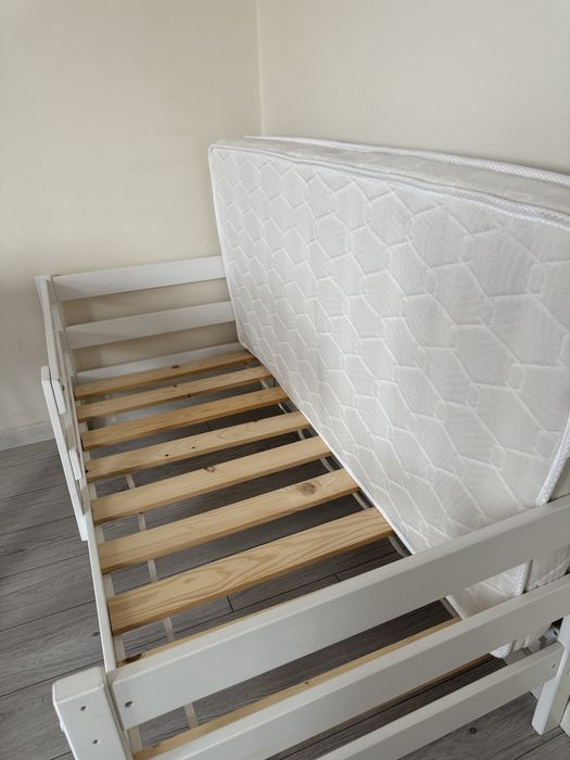 Детская кровать белая