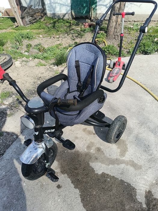 Трёхколёсный велосипед