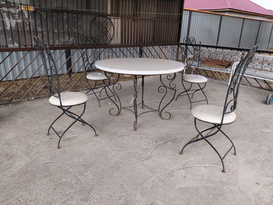 Стол стульями для Беседке.