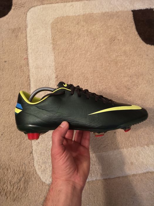 Vând ghete de fotbal Nike Mercurial Vapor VIII FG in stare impecabila