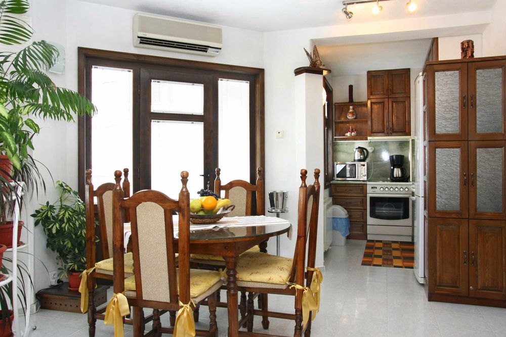 Дава се под наем Двустаен апартамент в Пловдив, Център - 70 кв.м за 408 € - Снимка #5