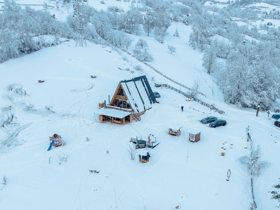 Cabana A Frame Panoramic Apuseni de inchiriat cu ciubar jacuzzi