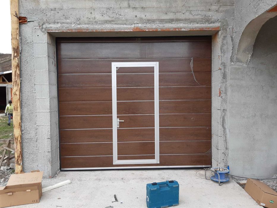 uși de garaj industriale