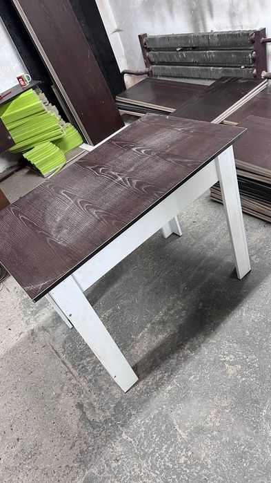 Стол новый доставка есть