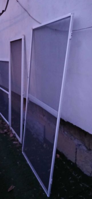 Продавам комарници, различни размери, запазени.