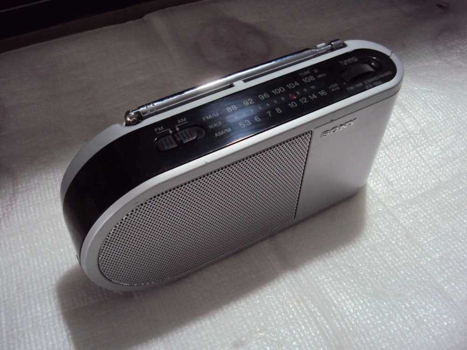 radio de colectie SONY ICF-304,functional
