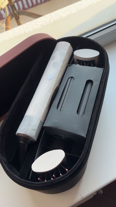 Новый фен Dyson со всеми насадками