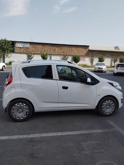 Chevrolet Spark 2012 1.0 L