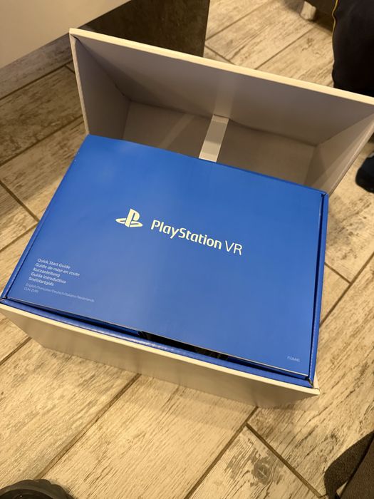 Set PS VR cu multe accesorii