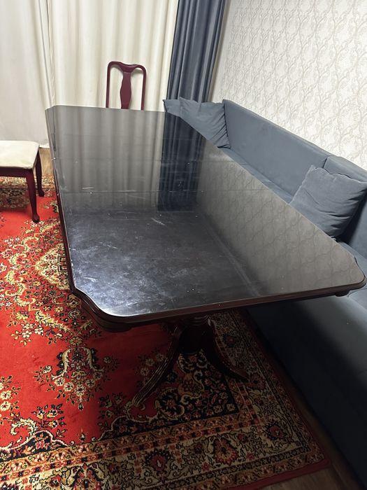 Стол и 8 стульев