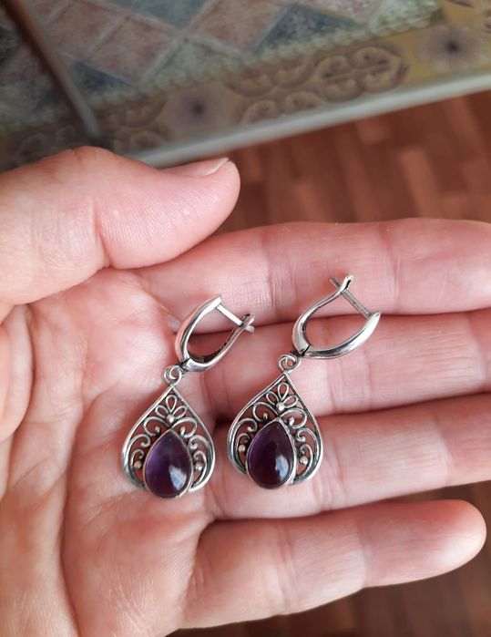 Күміс сырға сатылады