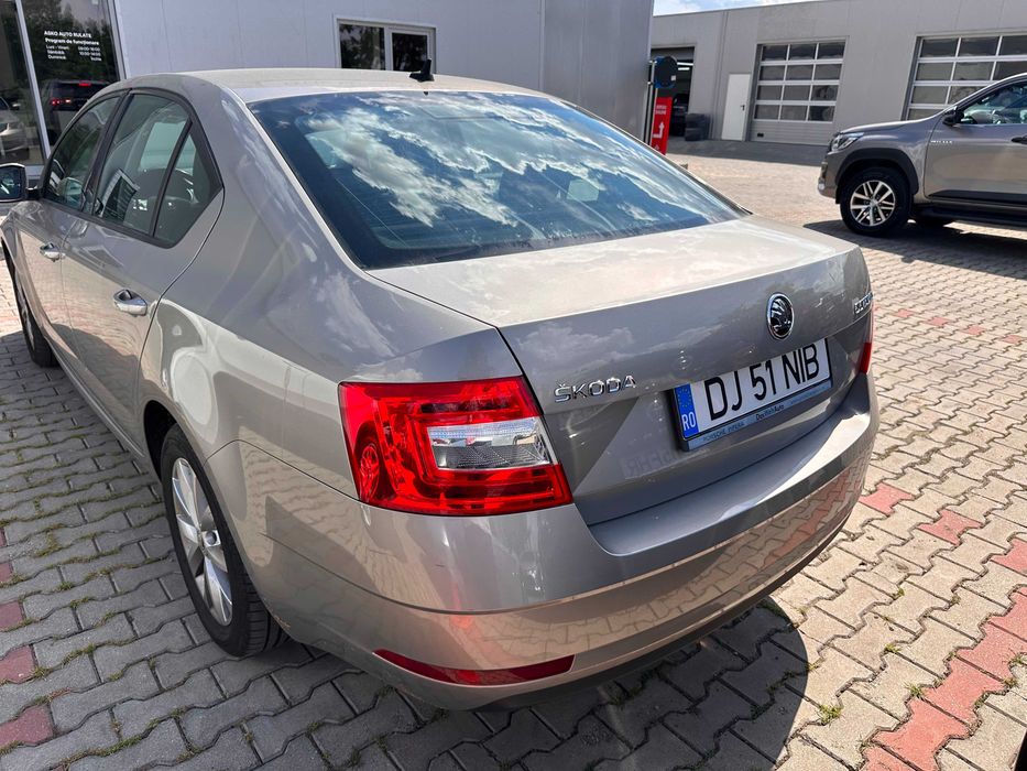 Autoturism Skoda Octavia