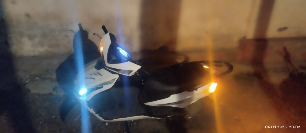 Продам скутер м8