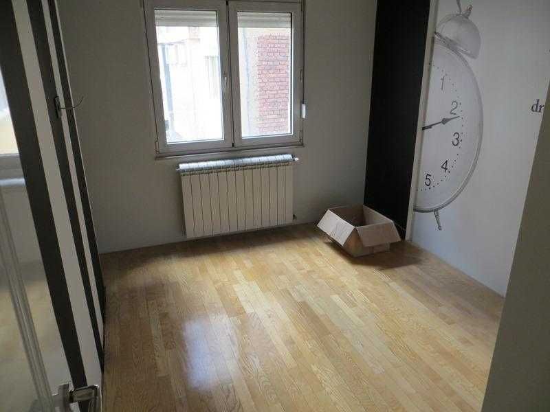 Дава се под наем Тристаен апартамент в Пловдив, Остромила - 80 кв.м за 377.4 € - Снимка #3