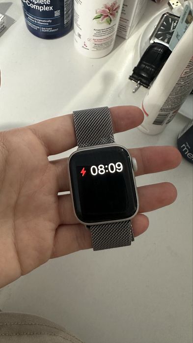 Продаю Apple Watch Se 40mm