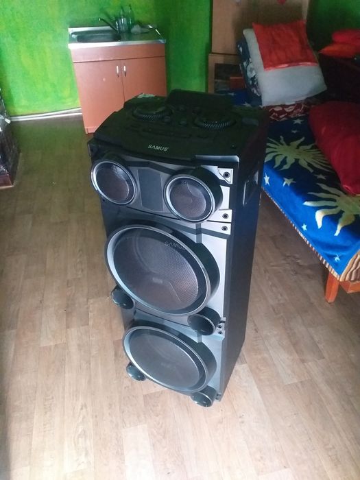 Vand boxa noua samus fiesta 12 100w reali