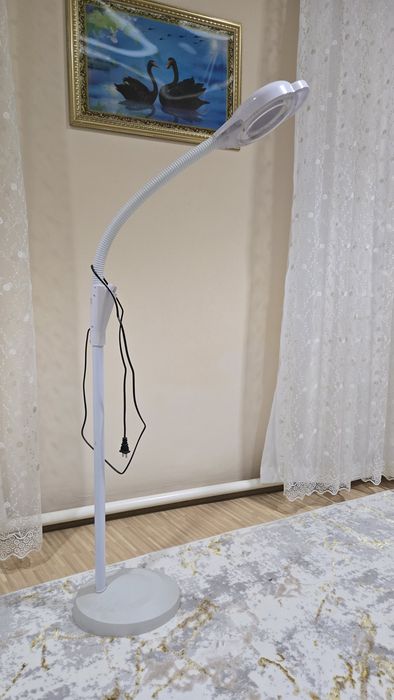 Продается Вапоризатор и лампа-лупа.