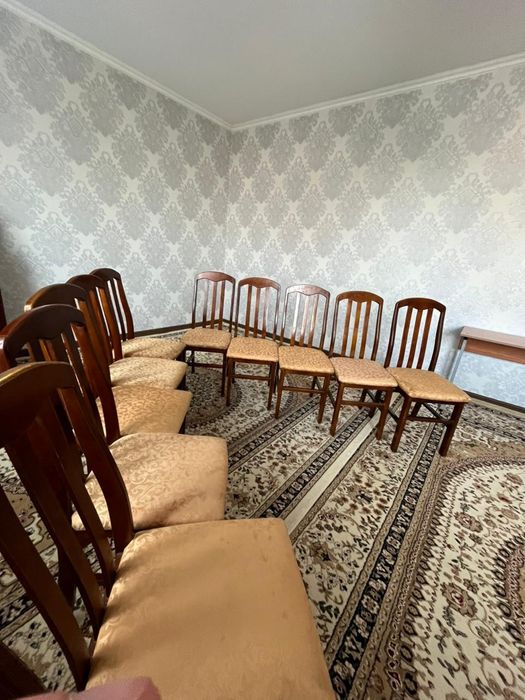 Стулья для гостиной.