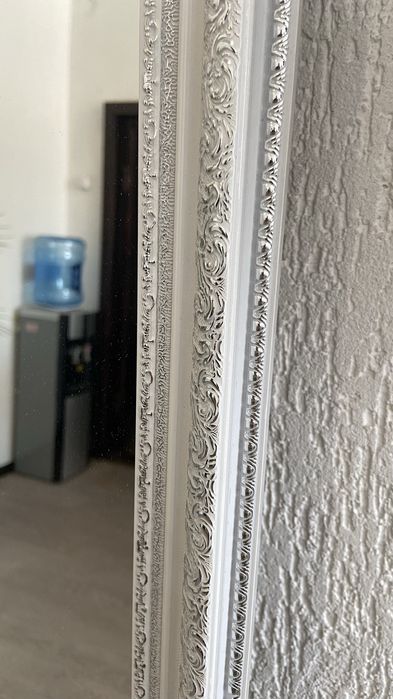 Продам зеркало в раме