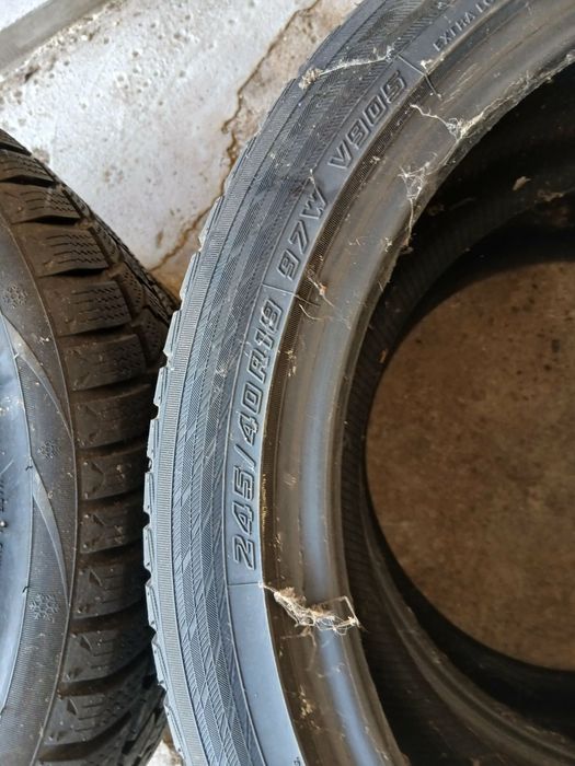Гуми 245/40/R18 зимни