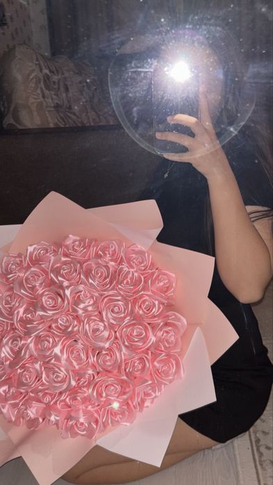 Букет из 45 атласных роз