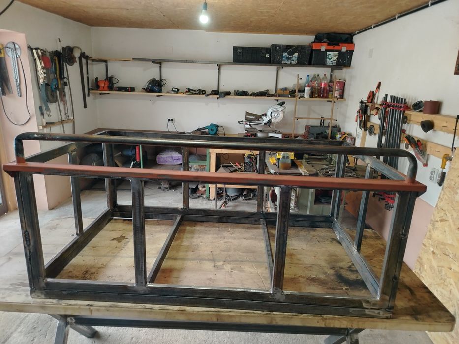 Ladă în tiranț...