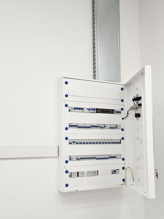 electrician instalatii electrice