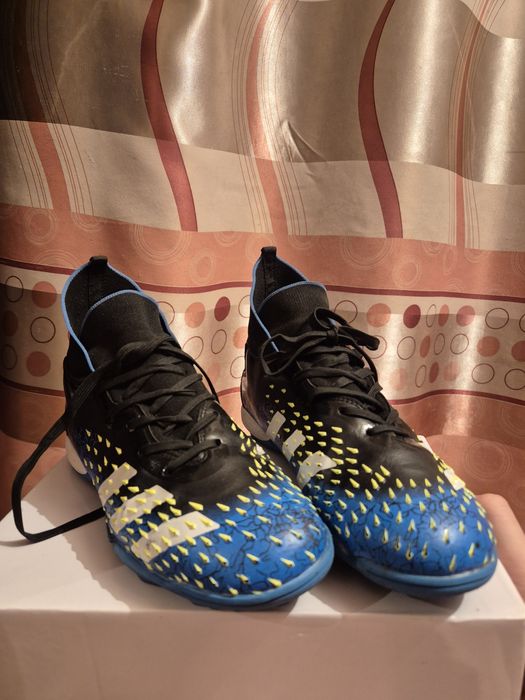 Футбольные бутсы