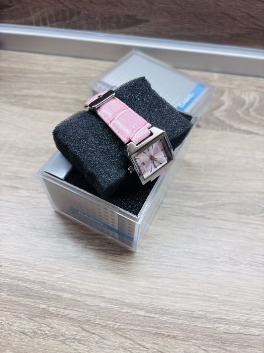 Дамски часовник Casio
