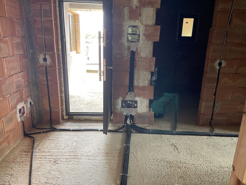 Electrician execut lucrari la preturi avantajoase