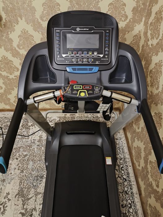 Беговая дорожка Life Gym — мощная, комфортный бег, отличное состояние