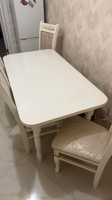 Стол и стулья б/у