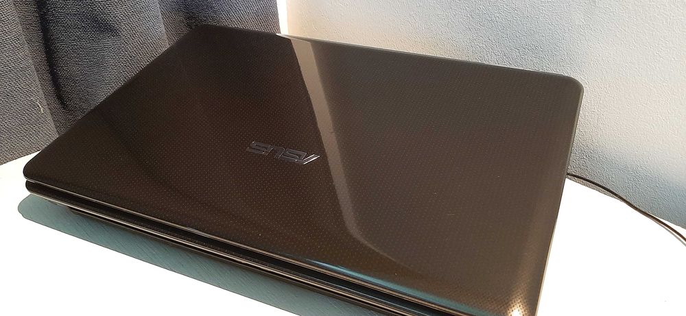 ASUS K50ID (Core 2 Duo / NVIDIA GT 320M / 500GB) + Оригинално зарядно