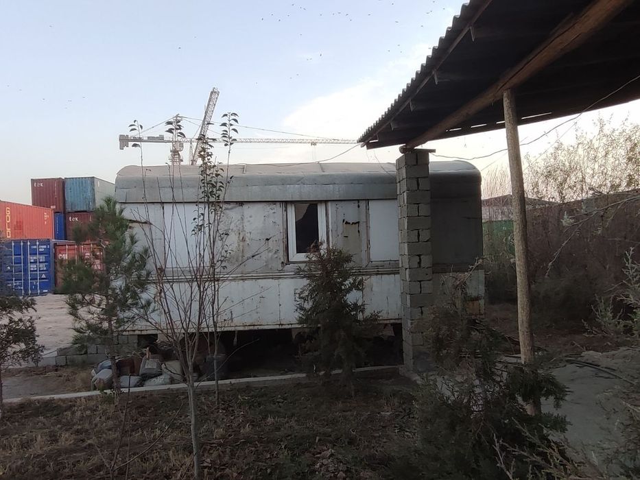 Vagon sotiladi.  Quruvchi,ishchilar uchun