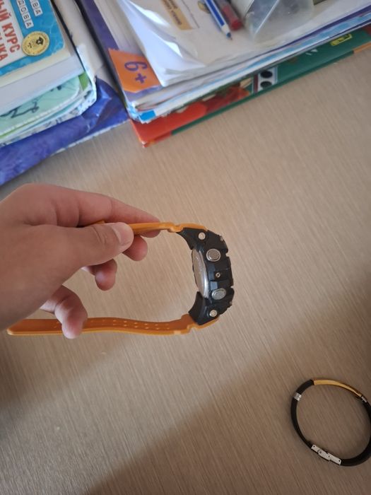 хорошие прочные часы