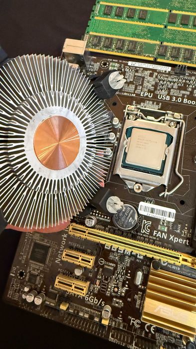 Дъно Дънна платка Asus B85M-G, процесор i7 4770, 16gb RAM и охладител