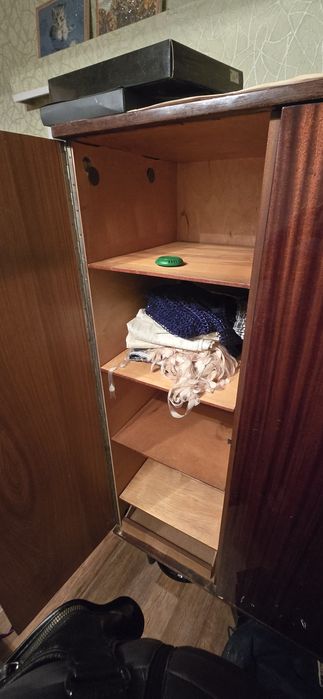 Шкаф деревянный советский