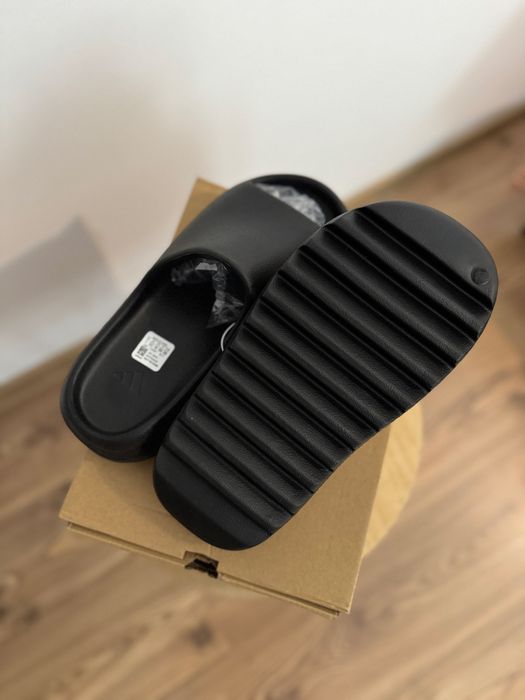 Papuci Adidas Yezzy Slide