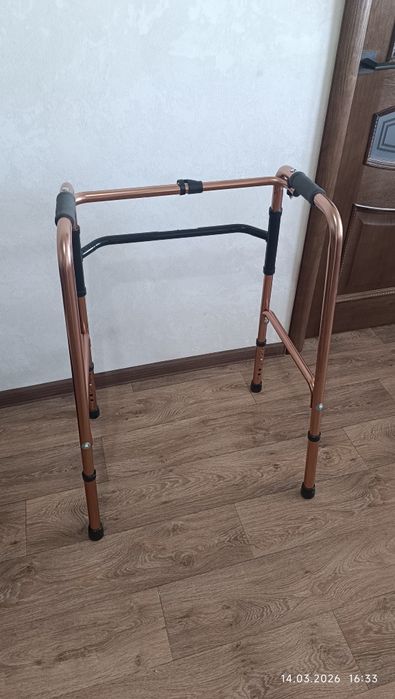Продам  ходунки в хорошем состоянии