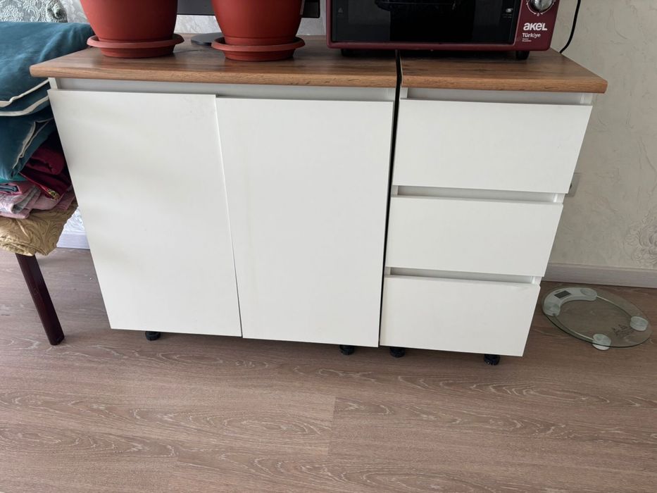 Кухонный шкаф сатылады