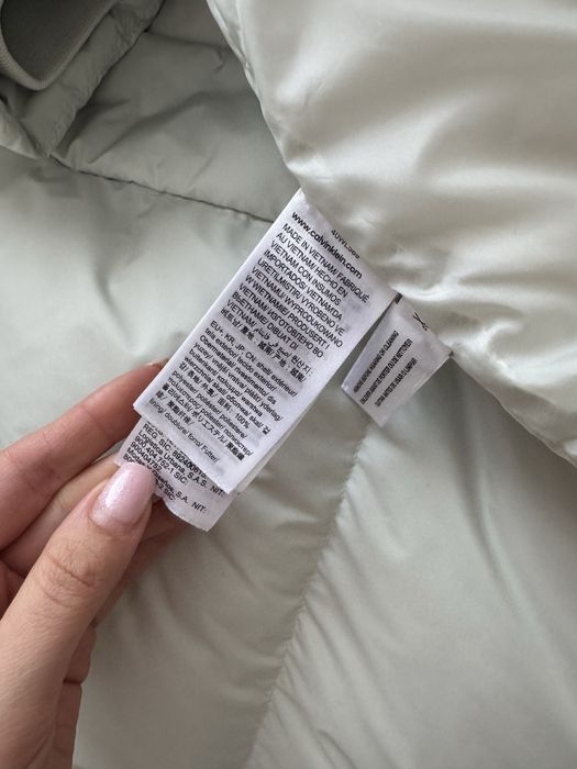 Продам пуховик от calvin klein
