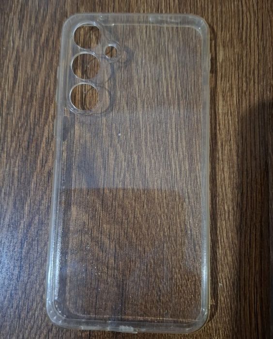 Прозрачный чехол для телефона
