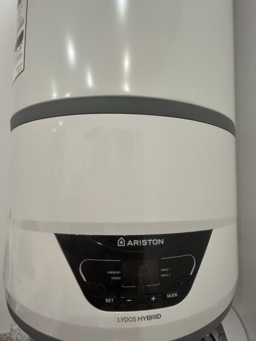 Boiler electric cu pompa de caldura ARISTON Lydos Hybrid, Wi-Fi, 100l