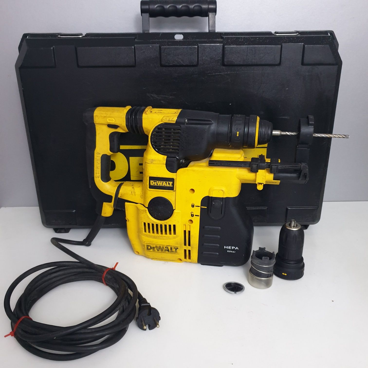 Dewalt D Ciocan Rotopercutor Sds Plus Cu Aspirator W Dealu Bisericii Olx Ro