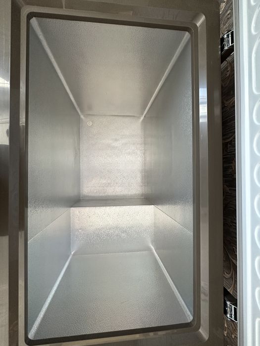 Продам морозильную камеру Leadbros