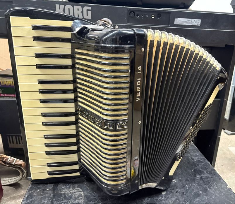 Acordoen Hohner Verdi 1A cu 60 de basi